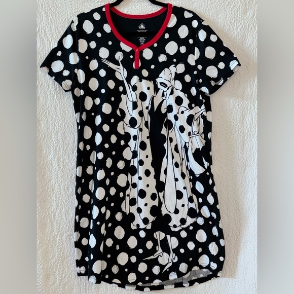 Disney Cruella DeVil Short Sleeve Nightshirt Pajama - Picture 3 of 9